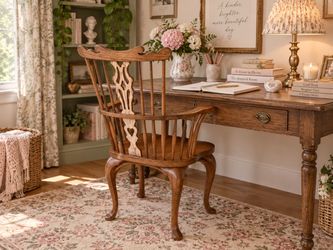 Antique Windsor style  Armchair with Carved Splat