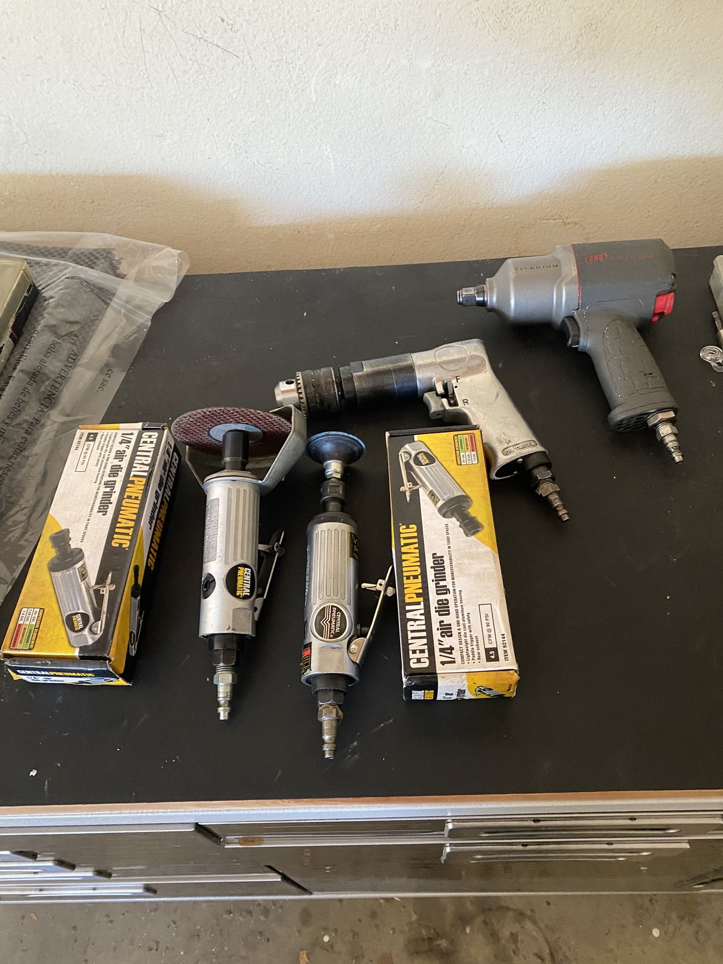 Air Tools And Compressor