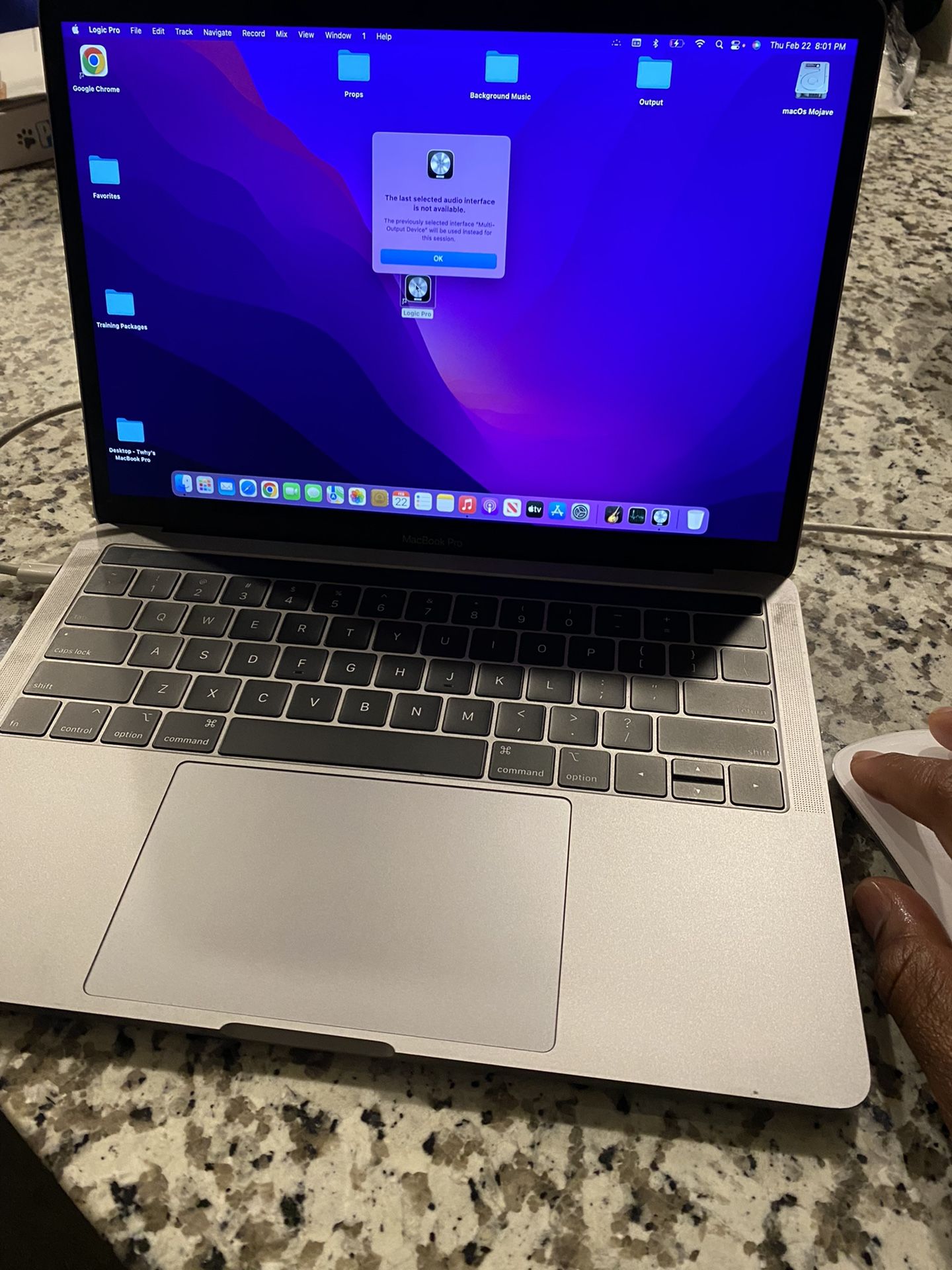 MacBook Pro ( 13-inch” 2019 ) 121 GB