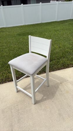 Bar stool