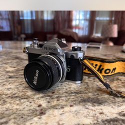 Nikon Cameras-and-accessories(L186)