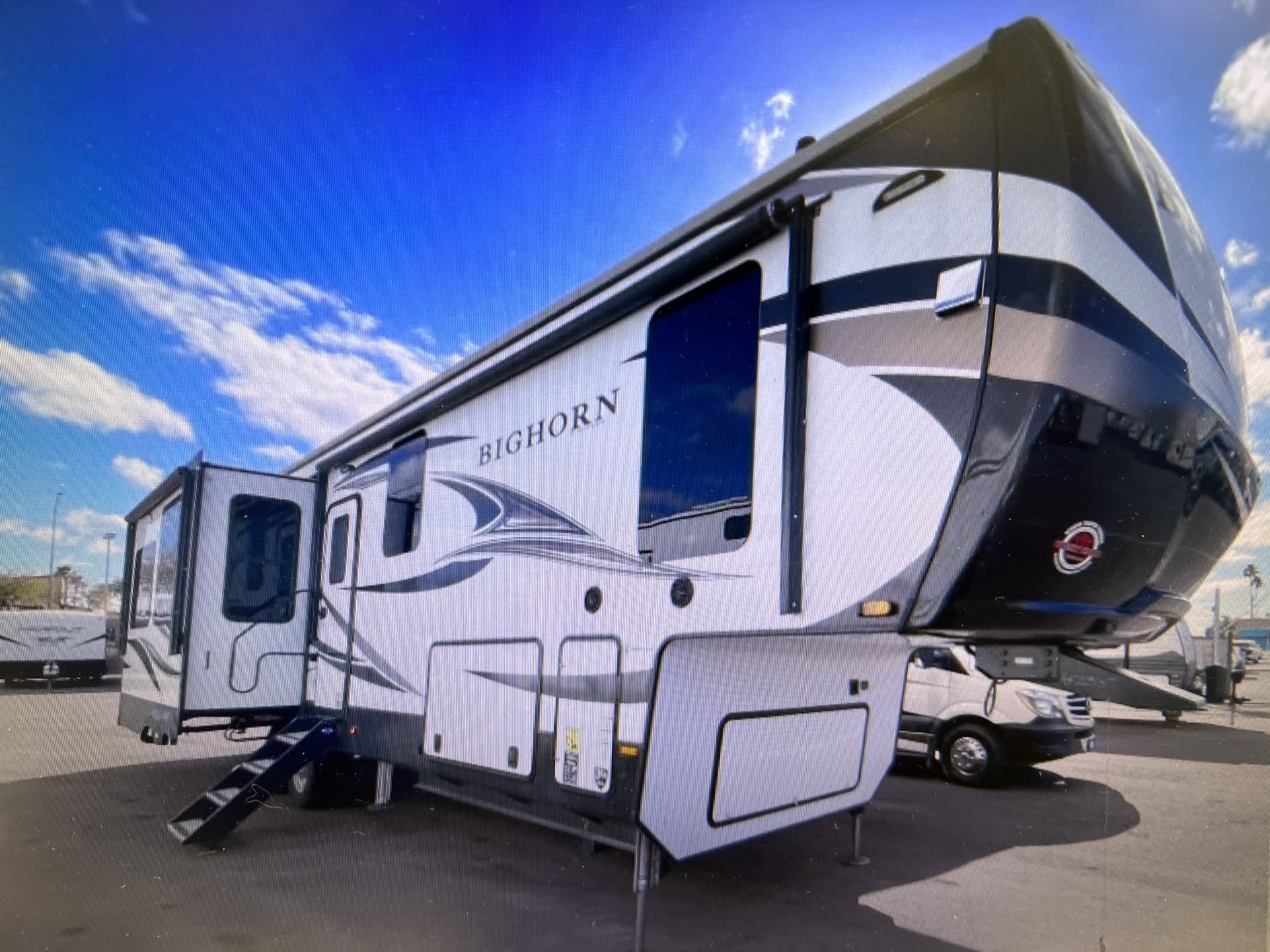 2021 BIGHORN 3375SS