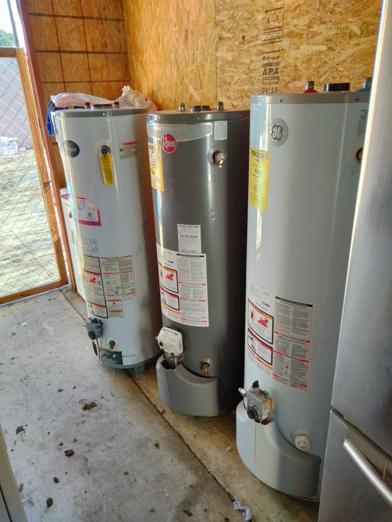 Water Heater Boiler 40 Gallons And 75 Gallons Electric Water Heaters Water  Heaters And Propane Gas Propano for Sale in Fontana, CA - OfferUp