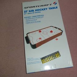 New Sportcraft 27" air hockey table with batteries included - $29 (Schererville)

