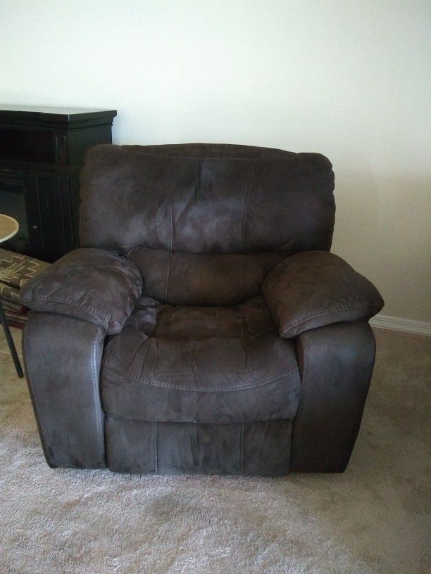 Like New Chocolate Brown Recliner