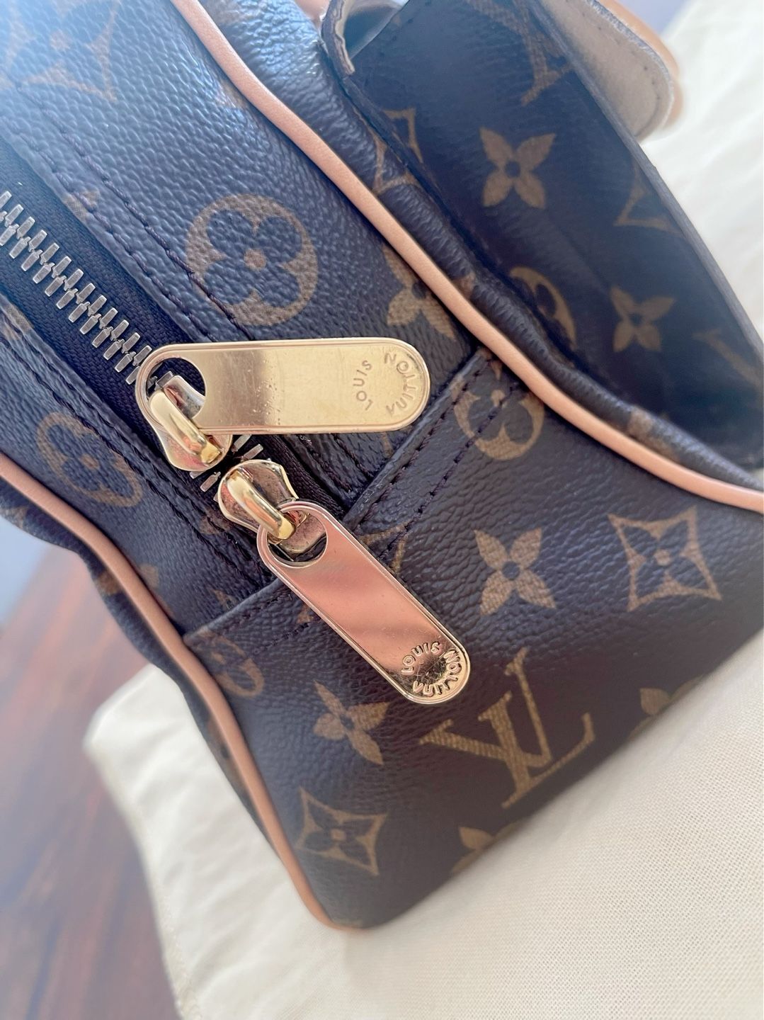 Louis Vuitton Monogram M40026 Manhattan PM