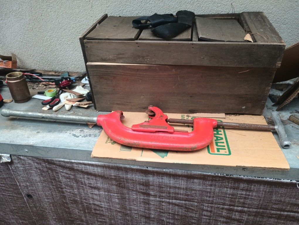 Ridgid pipe cutter in great working condition