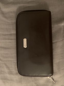 Esprit zipper wallet