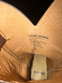 Boots cody james  8 1/2