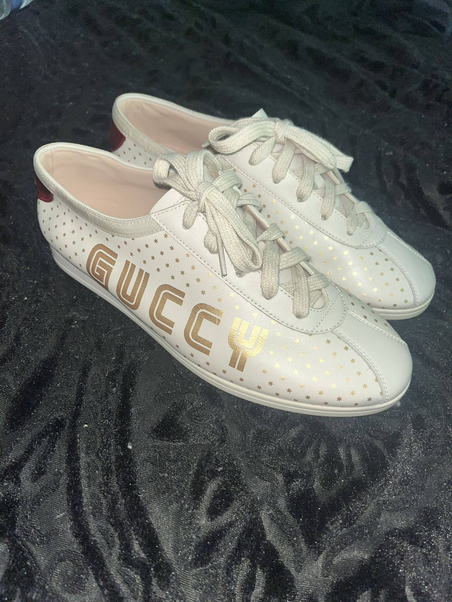 Gucci Low Top Sneakers