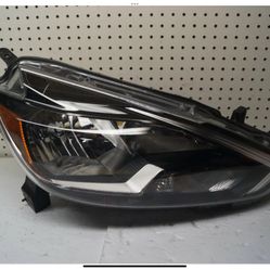 2016 2019 NISSAN SENTRA RIGHT SIDE HEADLIGHT LAMP OEM 