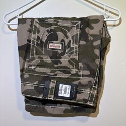 True Religion Cargo Shorts CAMO SIZE 34