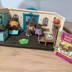 Lil Woodzeez Health Clinic Playset With Bear Family 