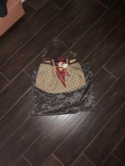 Gucci shoulder bag w scarf and dust cover