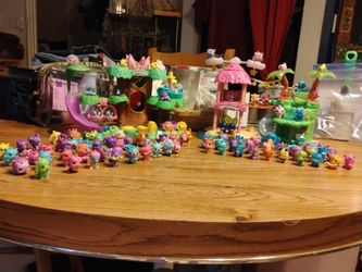 100+ Hatchimals CollEGGtibles figures, both Seasons 1 & 2, and 2 large playsets