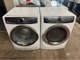 Electrolux washer and electric dryer