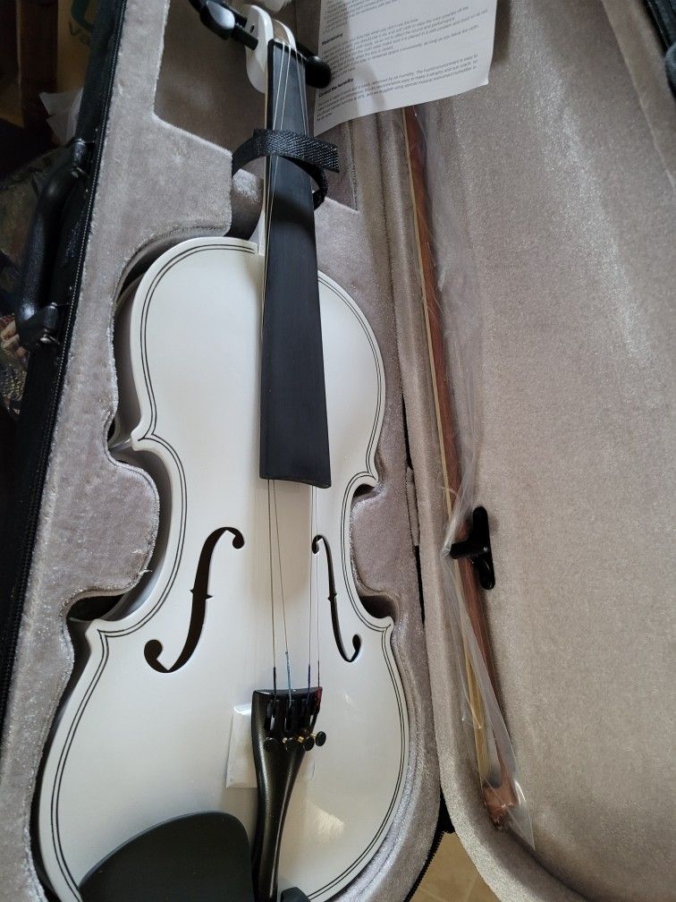 New!! 4/4 Violin In Case. White
