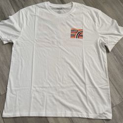 New XL 7-eleven White T-Shirt with Striped Logo Design