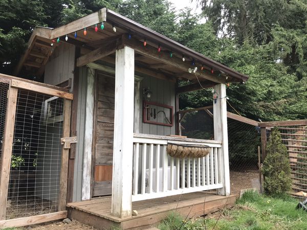 4x8 chicken coop with covered porch for Sale in Lake 