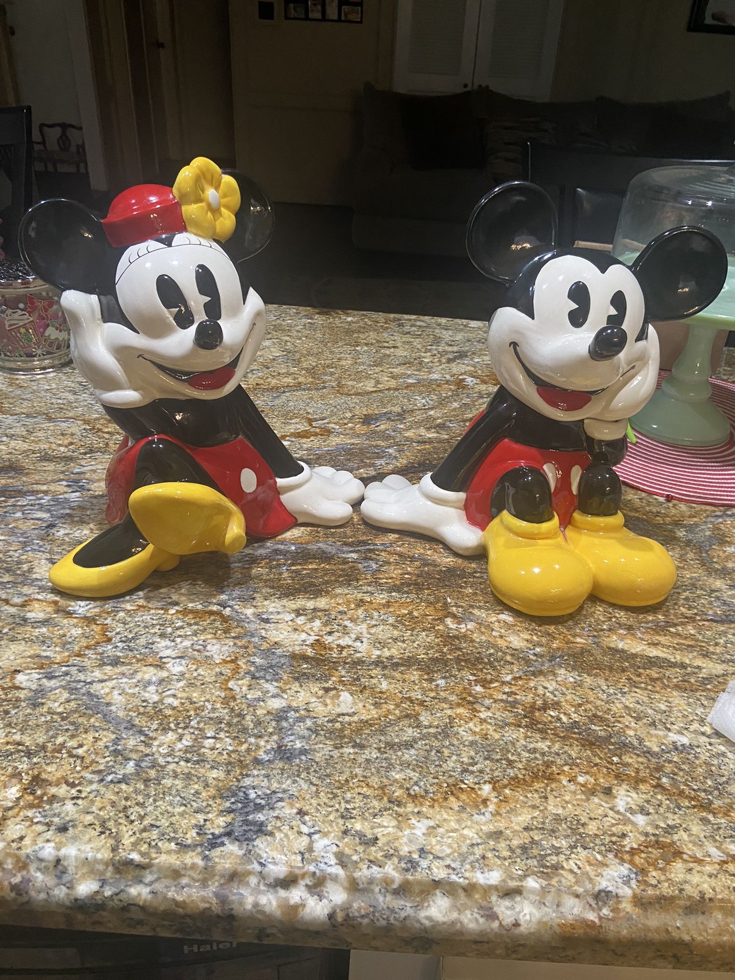 Mickey &Minnie Cookie Jar  Disney 12 In Tall 