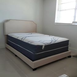 NEW QUEEN-SIZE MATTRESS AND BOX SPRING - 2PC