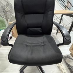 Comfortable High-Back Office Chair – EXCELLENT CONDITION!