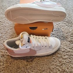 New In Box Women 8.5 Nike Blazer Low 77 Shoes Rose