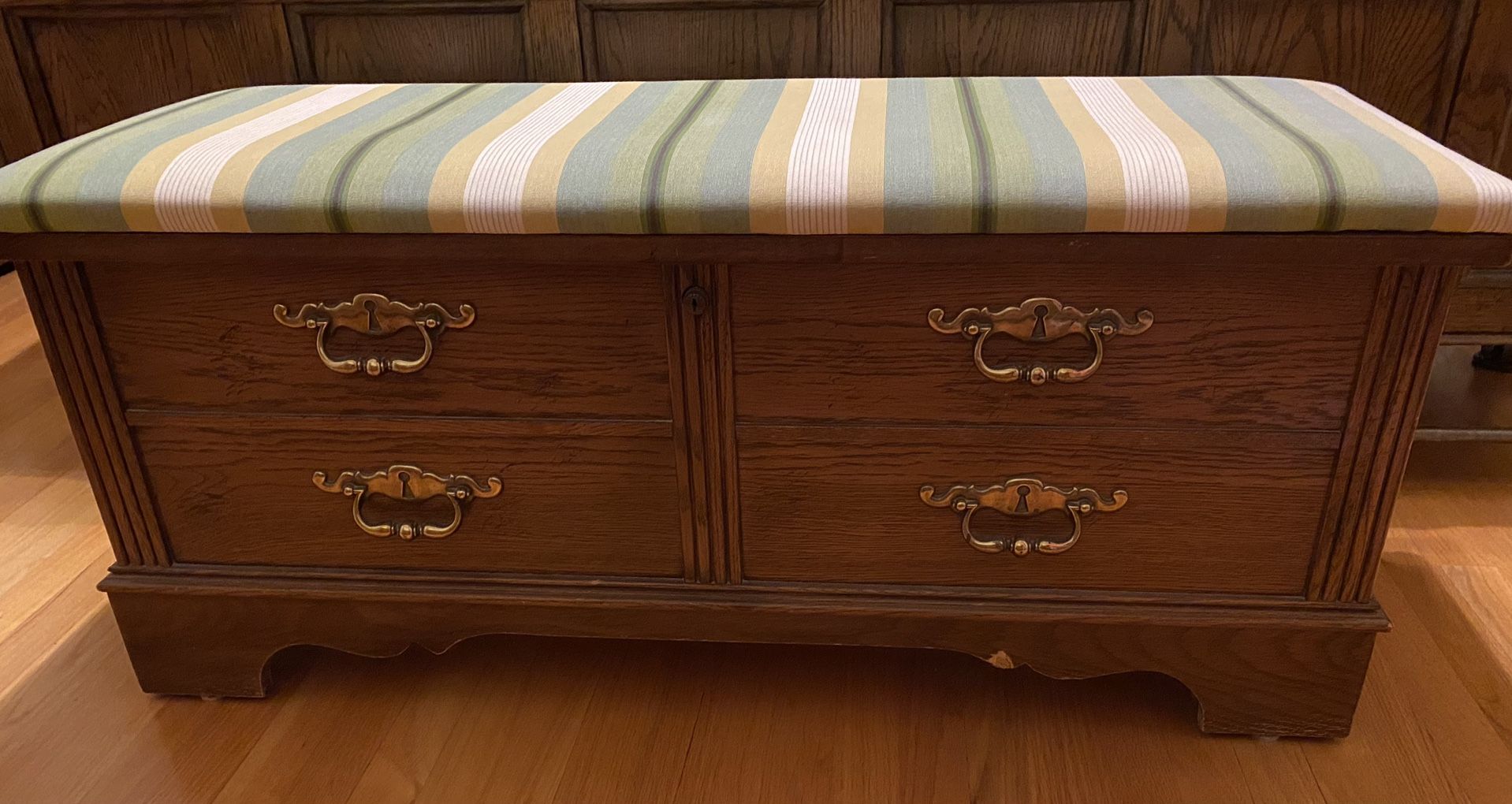 Lane Cedar Chest Bench
