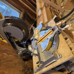 Dewalt Miter saw