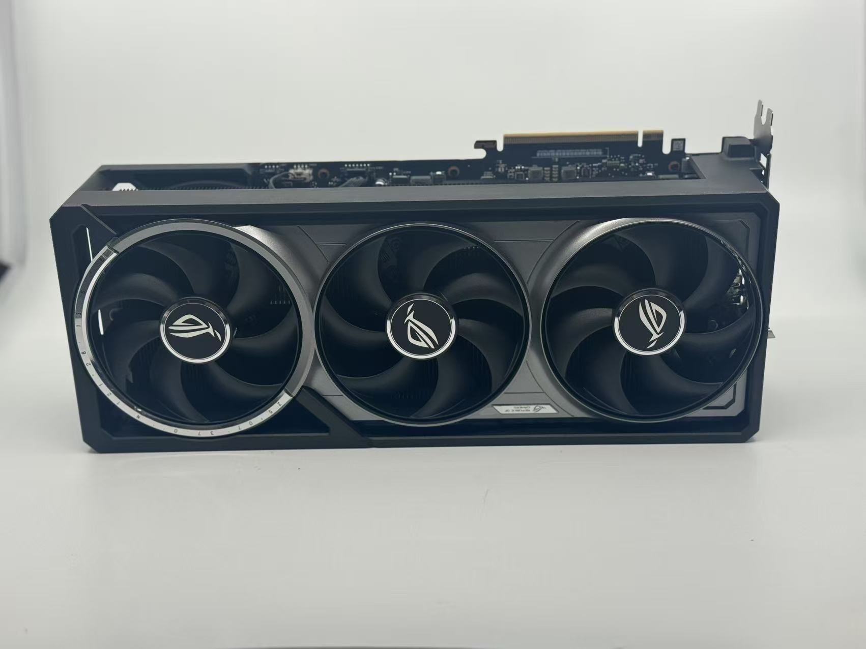 ASUS ROG Astral RTX 5090 32GB GDDR7 GeForce RTX 5090 Graphics Card | ASUS GPU
