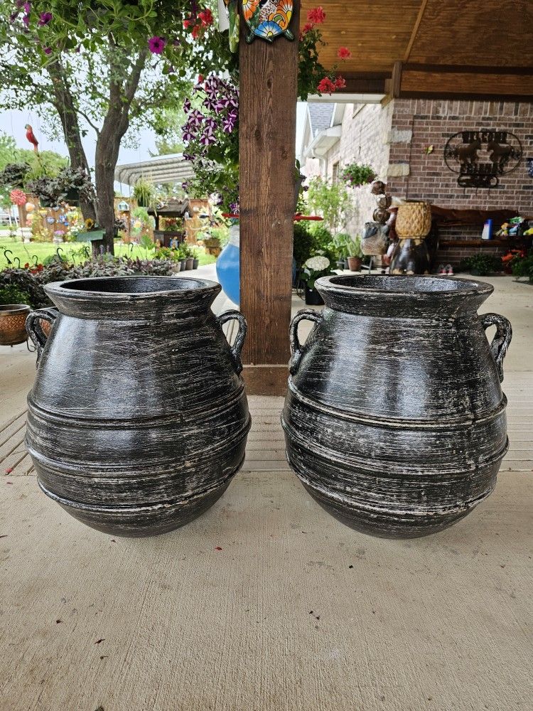 Black Clay Pots, Planters, Plants. Pottery,  Talavera $95 cada una