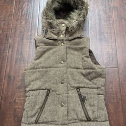 Women Refuge Vest Fur Fluffy Hat Quilted Outerwear M