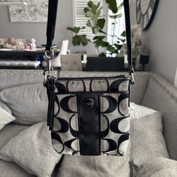 Coach Bag Black/Tan Signature Stripe Swing Pack Crossbody Handbag Shoulder