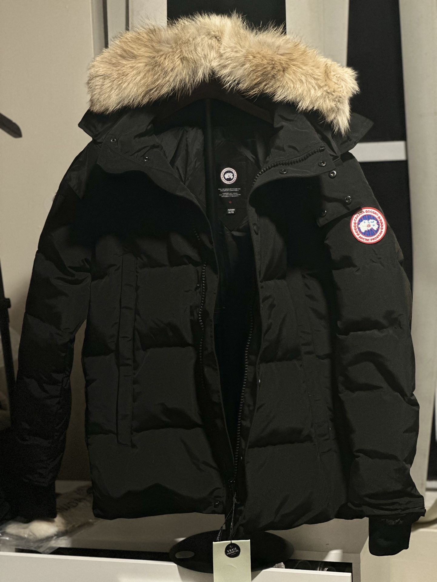 Canada Goose Wyndham Parka Black *LARGE AND XL AVAILABLE *