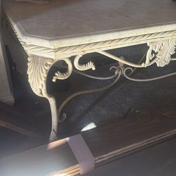 Marble table. Sturdy in good condition