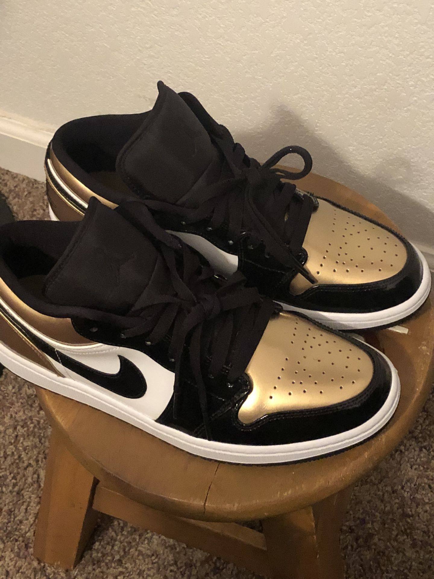 Jordan 1 low size 10