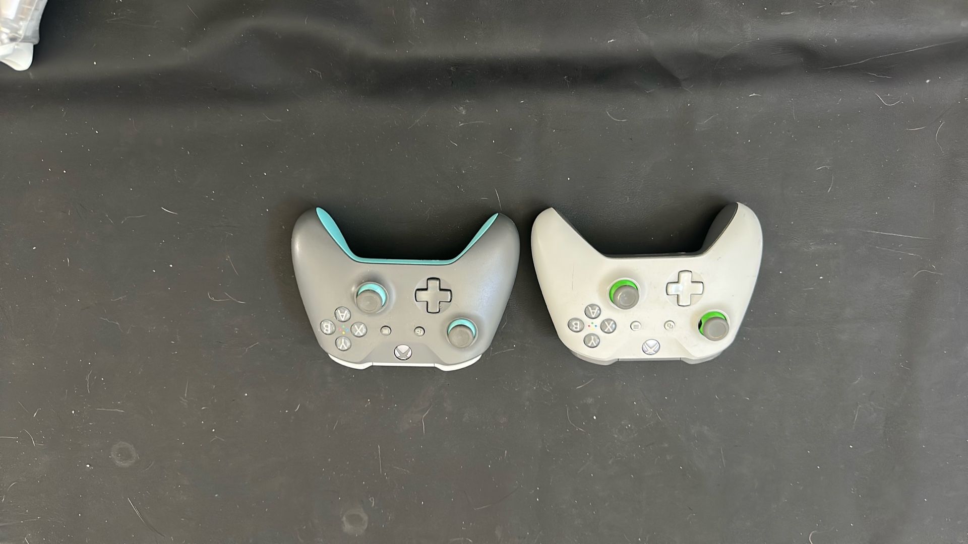 XBOX One  X/S Controllers (2)