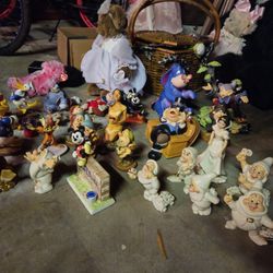 Disney Collection Figurines And More !