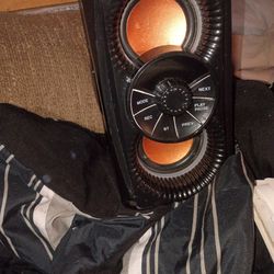 Din Din wireless Bluetooth speaker