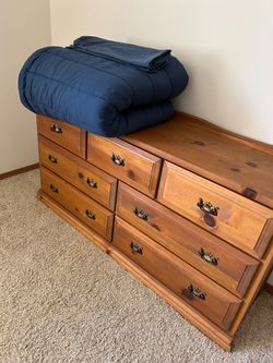Rustic Pine 7-Drawer Dresser