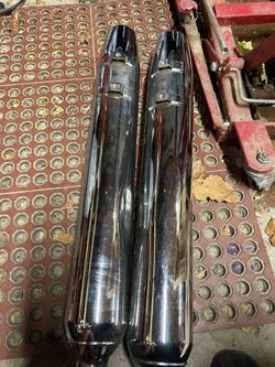 Stock mufflers off 2003 Electraglide