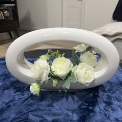  White Ceramic Circular/Oval Vase/Succulent Planter
