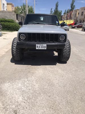 Photo TRADE only for this truck Jeep cherokee 99 RHD