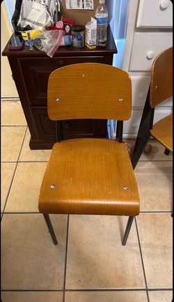 Wooden/Chairs