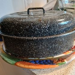 HOLIDAY ROASTING PAN AND SERVING TRAYS