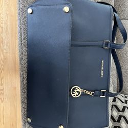 Michael Kors Travel Bag With Wallet