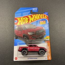 HOT WHEELS / ‘20 TOYOTA TACOMA** READ DESCRIPTION