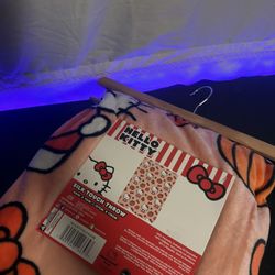 HELLO KITTY-HELLO AUTUMN BLANKET!!