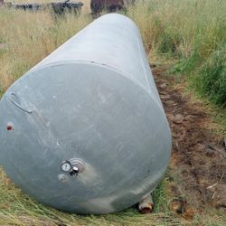 900 Gallon Galvanized Pressure Tank