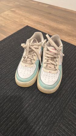 Nike Airforce1 Size 4Y Mint and Beige